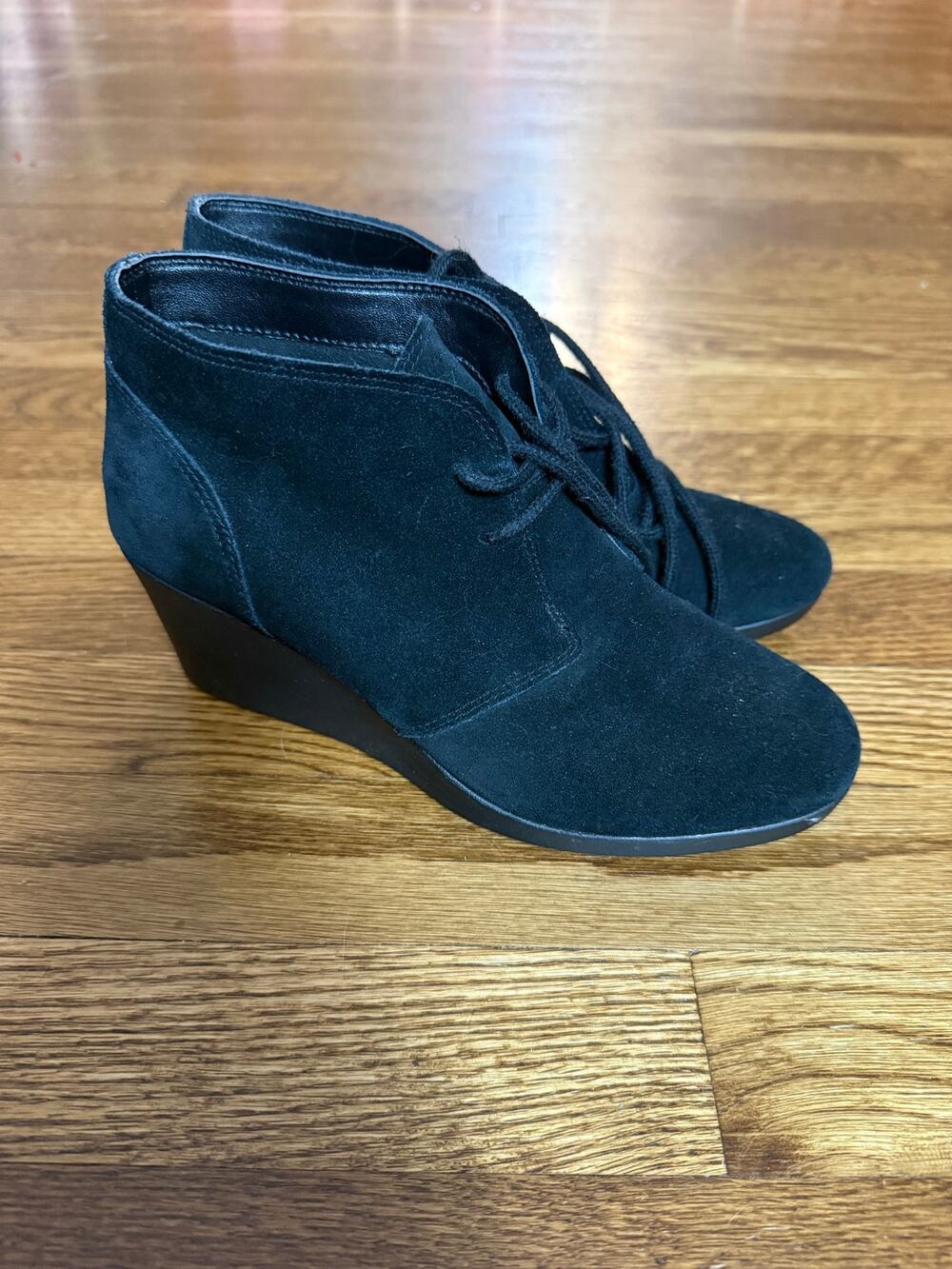 Crocs Leigh II Suede Wedge Bootie Black Lace Up Ankle Boots 203419 Womens 6